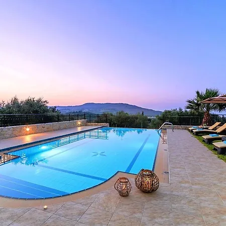 Stelios Private Pool Villa *